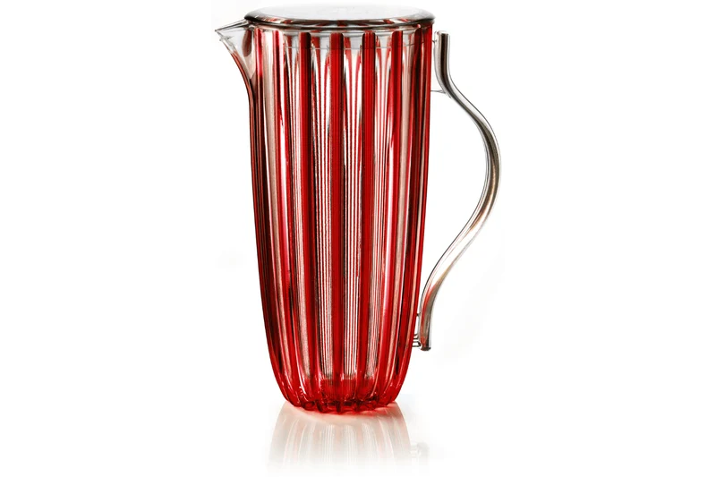 Carafe Guzzini Dolcevita rouge en polymère biosourcé