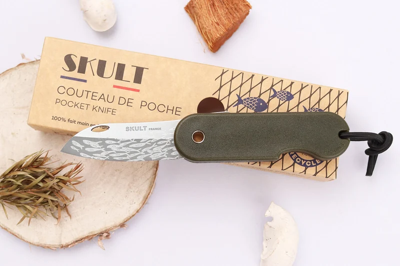 Couteau pliant Skult français éco-responsable Le Banc de Poissons manche vert 10cm