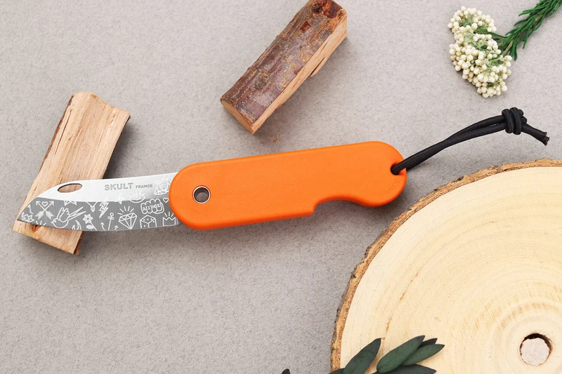 Couteau pliant Skult français éco-responsable Le Tatoué manche orange 10cm