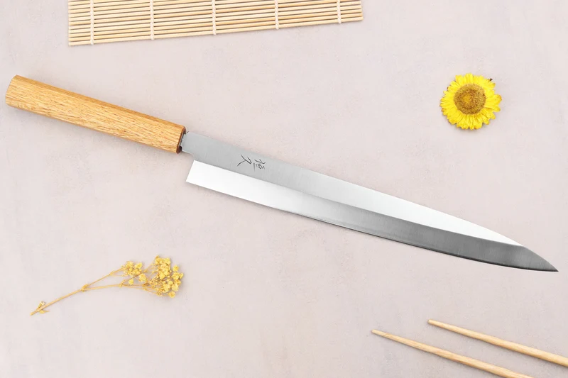 Couteau yanagiba 30cm artisanal japonais Tsunehisa AUS-8 manche en chêne