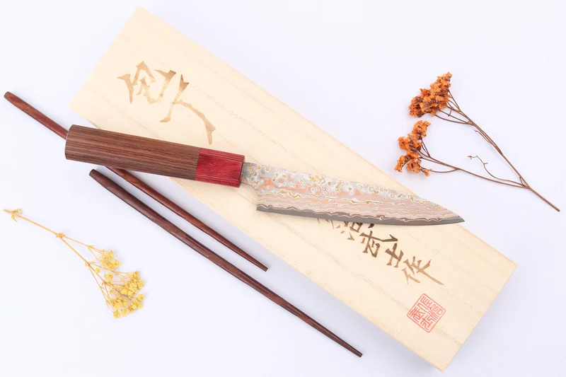 Couteau universel 13cm japonais artisanal Takeshi Saji VG10 Rainbow Nashiji