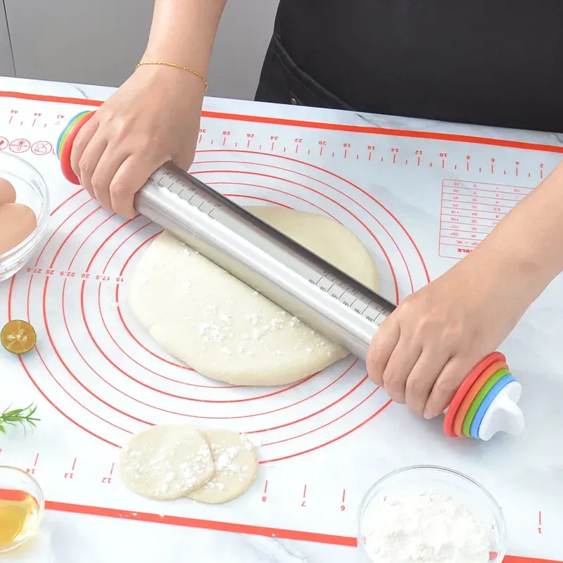 Rouleau à pâtisserie rétractable avec anneaux de mesure et tapis de pétrissage en silicone non adhésif