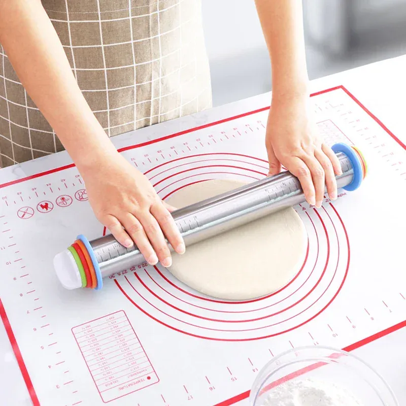 Rouleau à pâtisserie rétractable avec anneaux de mesure et tapis de pétrissage en silicone non adhésif