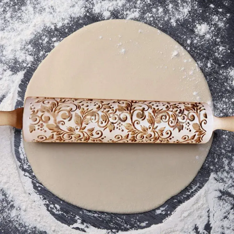 Rouleau à pâtisserie en bois rétro avec motifs gravés - Style européen