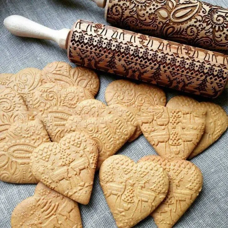Rouleau à pâtisserie en bois rétro avec motifs gravés - Style européen