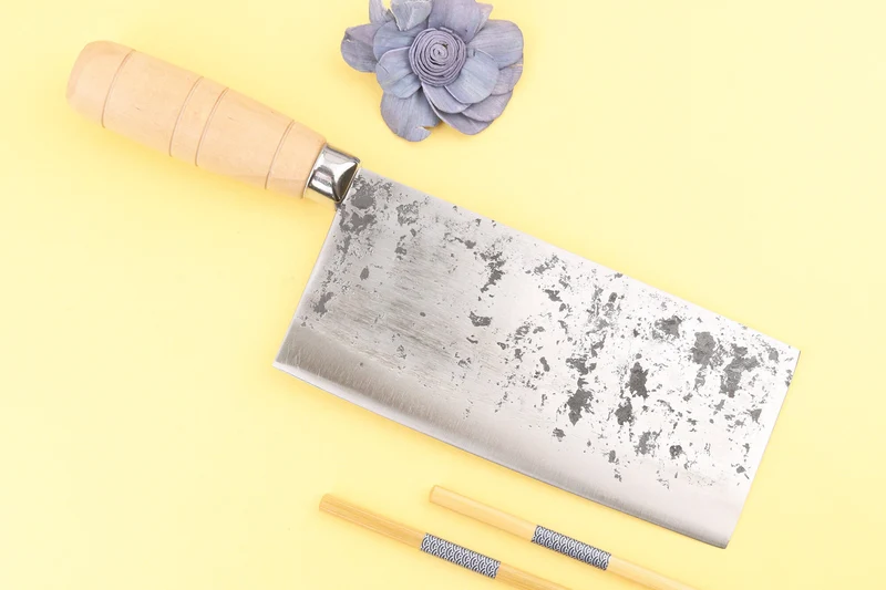 Couteau de chef chinois artisanal japonais 17cm Hatsukokoro Sentan Migaki en érable