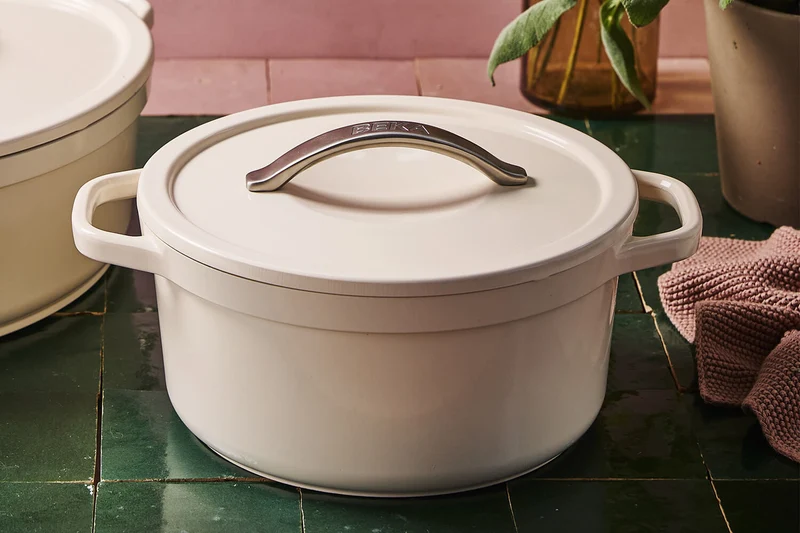 Cocotte ronde Beka Plume en aluminium 24cm - Beige