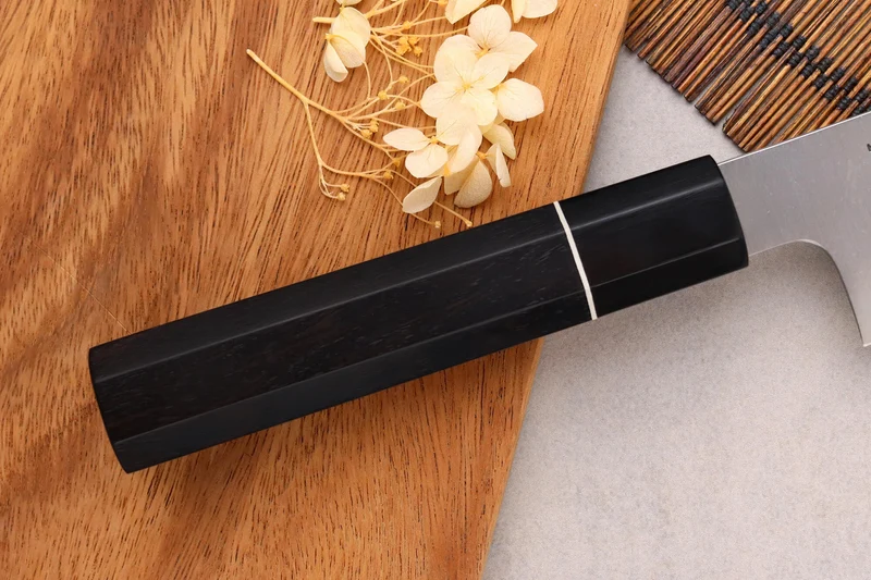 Couteau santoku 19,5cm japonais artisanal Sukenari ZDP-189 San Maï manche en ébène