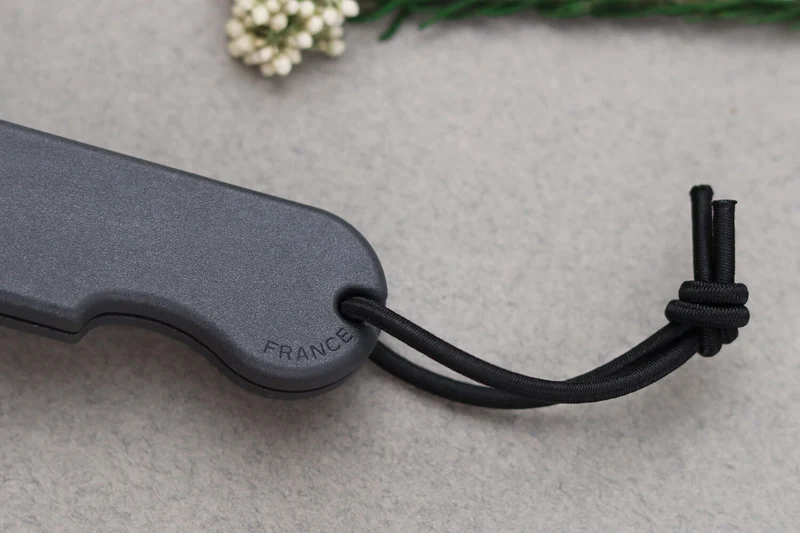 Couteau pliant Skult français éco-responsable manche gris 10cm