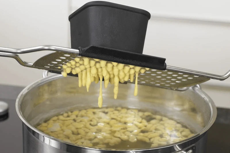 Rabot à spätzle Rösle en acier inoxydable