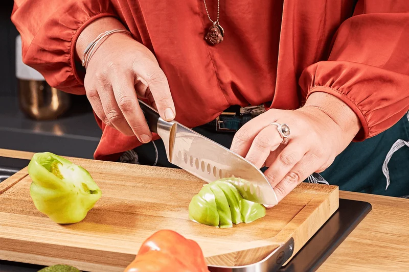 Couteau santoku Rösle Tradition lame alvéolée 17,5cm