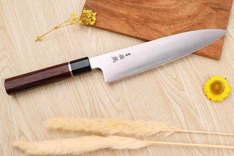 Couteau de chef 24cm japonais artisanal Sukenari SG2 San Maï manche en bois de rose