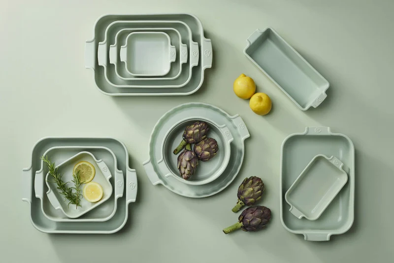 Plat four rectangle Peugeot Appolia en céramique vert sauge