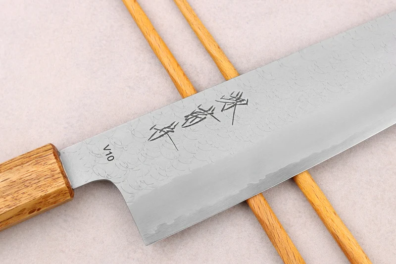 Couteau de chef 21cm japonais artisanal Sakai Kikumori TS10 en chêne