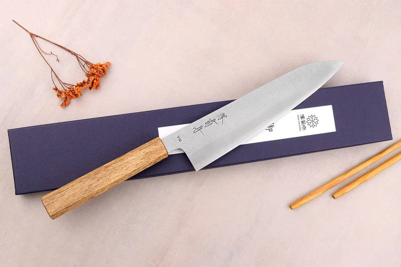 Couteau de chef 21cm japonais artisanal Sakai Kikumori TS10 en chêne