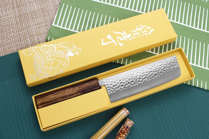 Couteau nakiri 16,5cm japonais artisanal Masutani martelé manche en chêne
