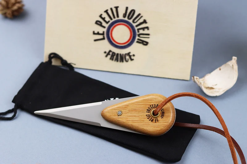 Couteau à huître Le Petit Jouteur en chêne blanc avec pochon et bourriche individuelle