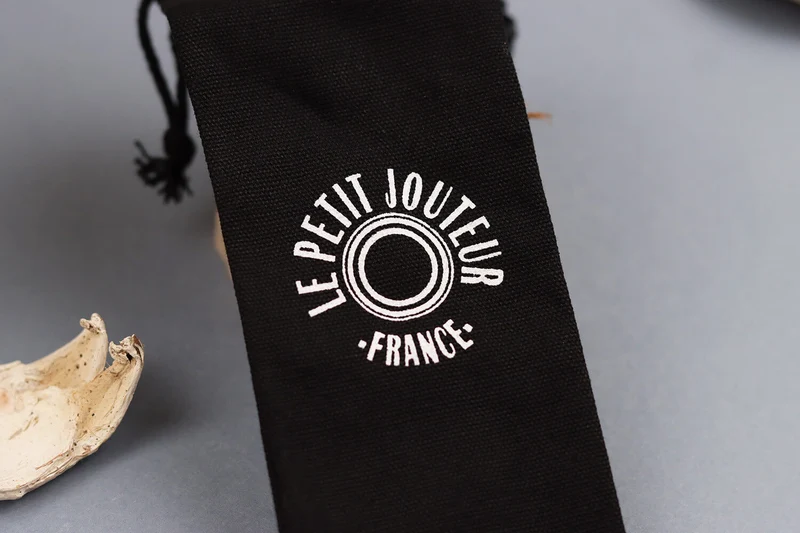Couteau à huître Le Petit Jouteur en chêne blanc avec pochon et bourriche individuelle