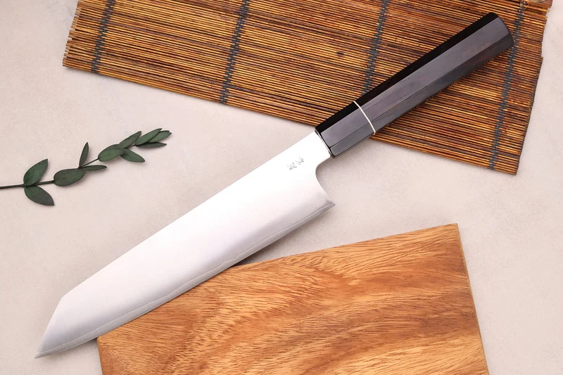 Couteau kiritsuke 24cm japonais artisanal Sukenari ZDP-189 San Maï manche en ébène