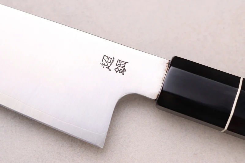 Couteau kiritsuke 21cm japonais artisanal Sukenari ZDP-189 San Maï manche en ébène