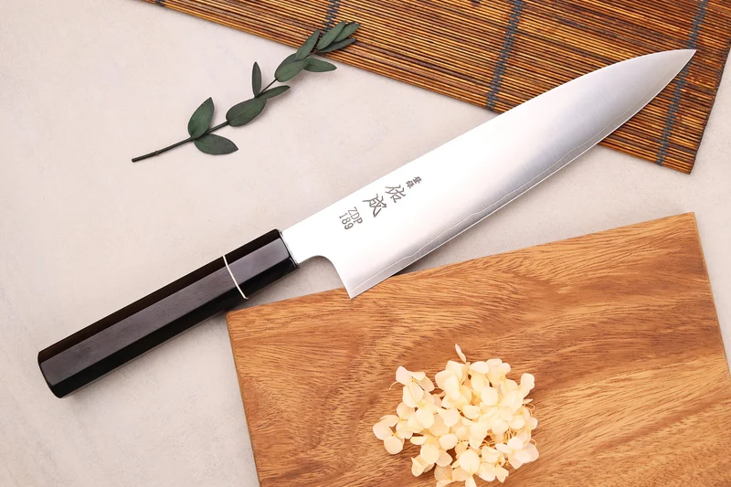 Couteau de chef 24cm japonais artisanal Sukenari ZDP-189 San Maï manche en ébène