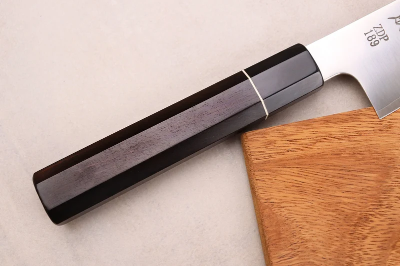 Couteau de chef 24cm japonais artisanal Sukenari ZDP-189 San Maï manche en ébène