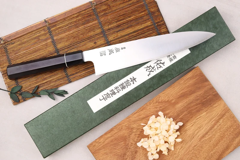 Couteau de chef 24cm japonais artisanal Sukenari ZDP-189 San Maï manche en ébène