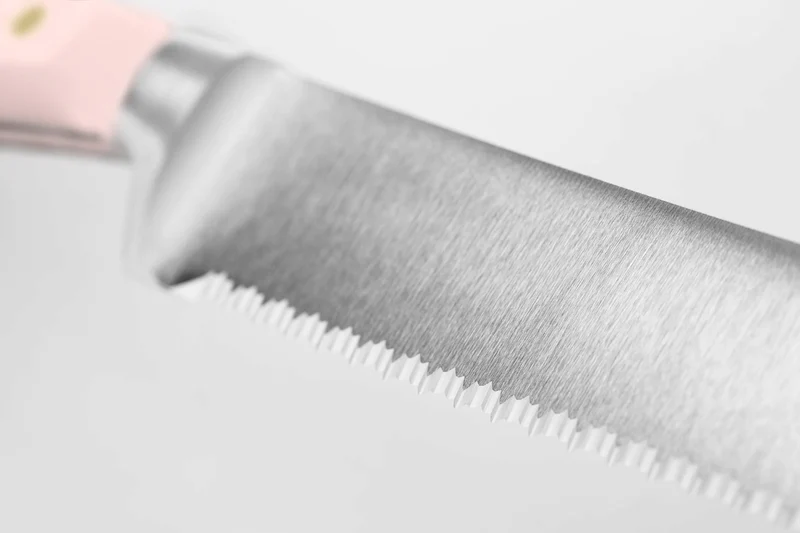 Couteau à pain Wusthof Classic Colour Pink Himalayan Salt forgé lame micro-dentelée 23cm
