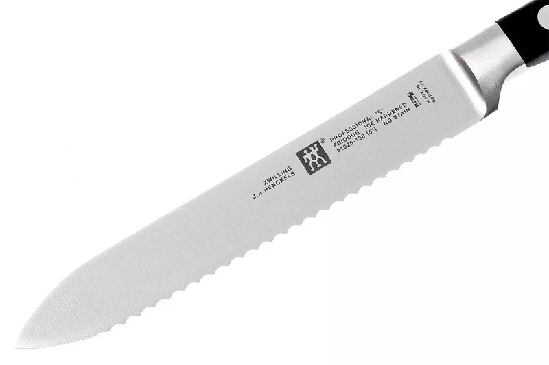 Couteau universel denté Zwilling Professional "S" 13cm forgé en acier inoxydable