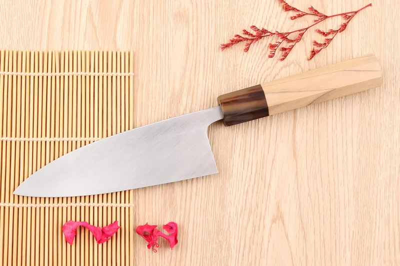 Couteau deba 15cm japonais artisanal Nakamura Kaishin Saku WS2 en magnolia