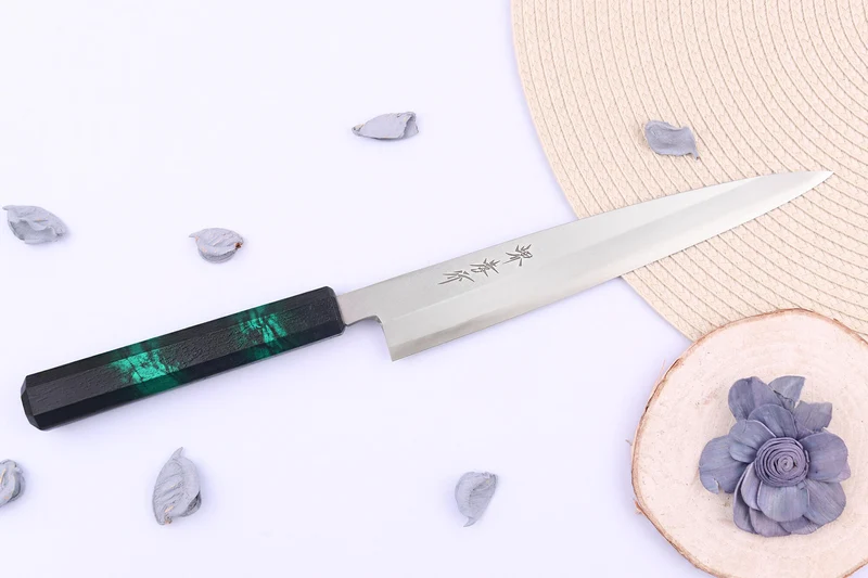 Couteau yanagiba japonais 21cm Sakai Takayuki Nanairo manche en résine laqué vert