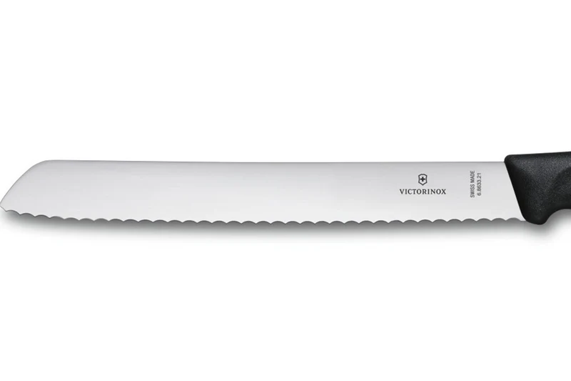 Couteau à pain lame 21cm manche noir Victorinox 6.8633.21