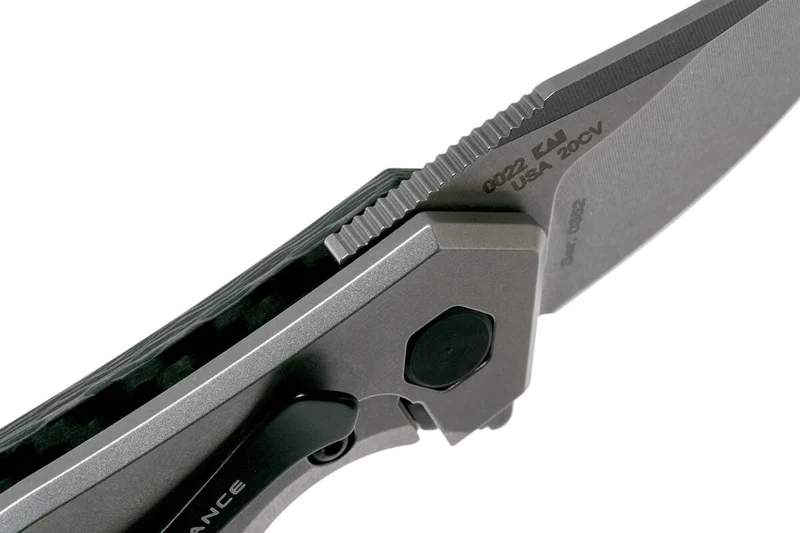 Couteau pliant Zero Tolerance ZT0022 manche carbone titanium 7,5cm