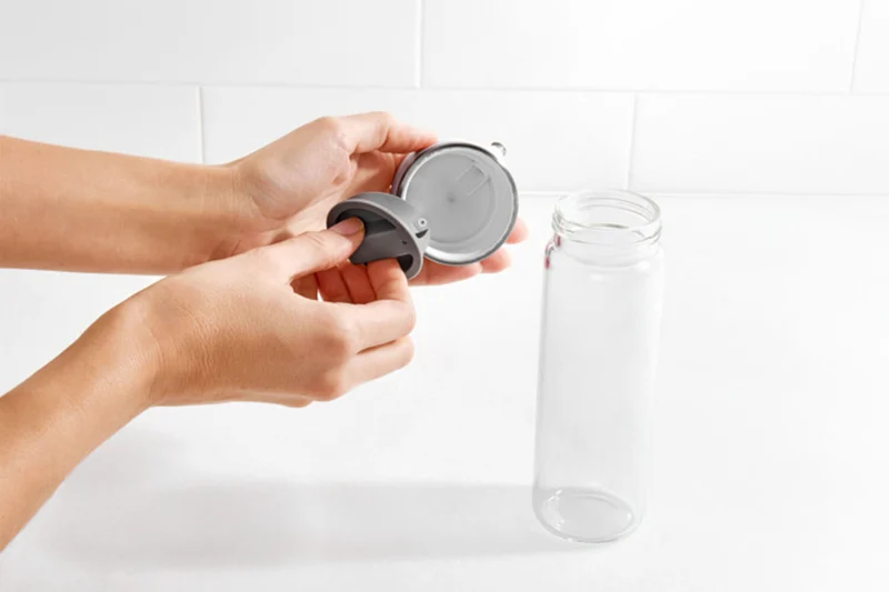 Huilier / vinaigrier OXO en verre avec bec verseur anti goutte