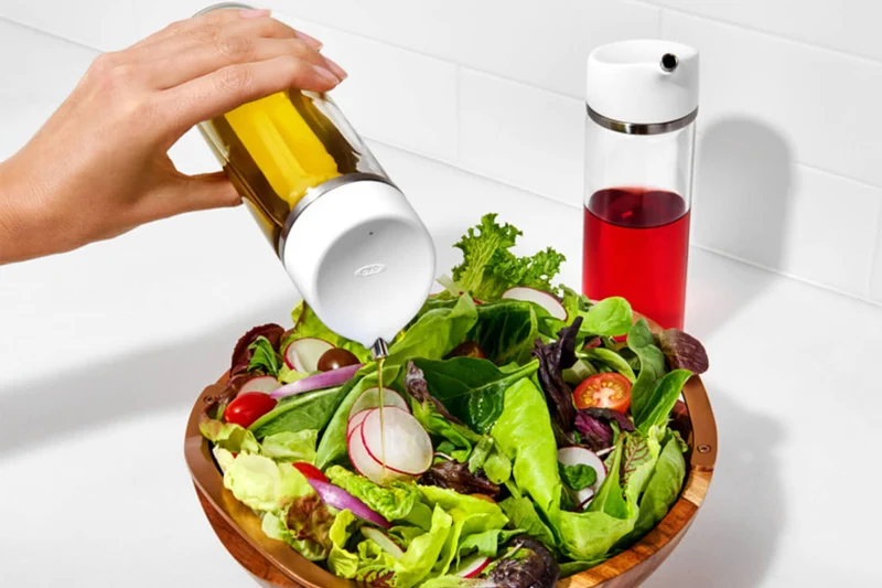 Huilier / vinaigrier OXO en verre avec bec verseur anti goutte