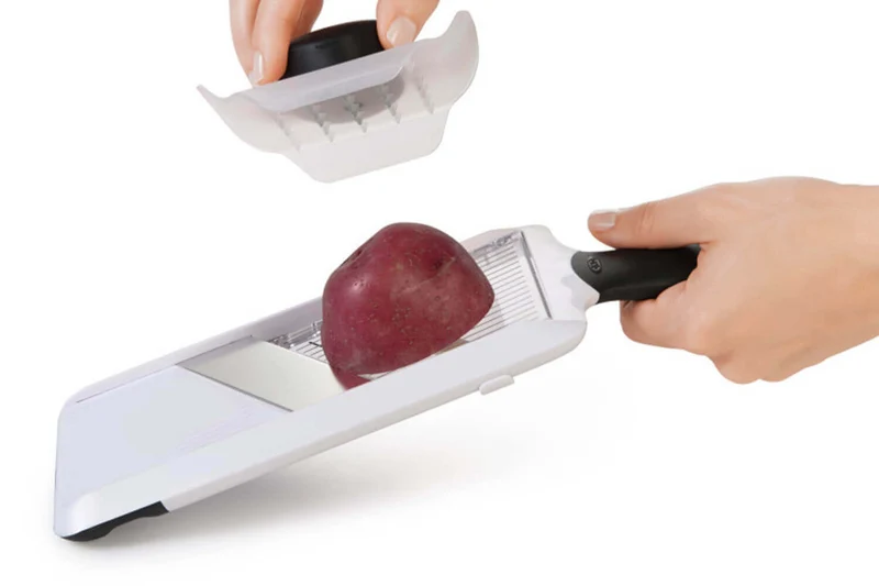 Mandoline à main OXO pour rondelles avec poussoir