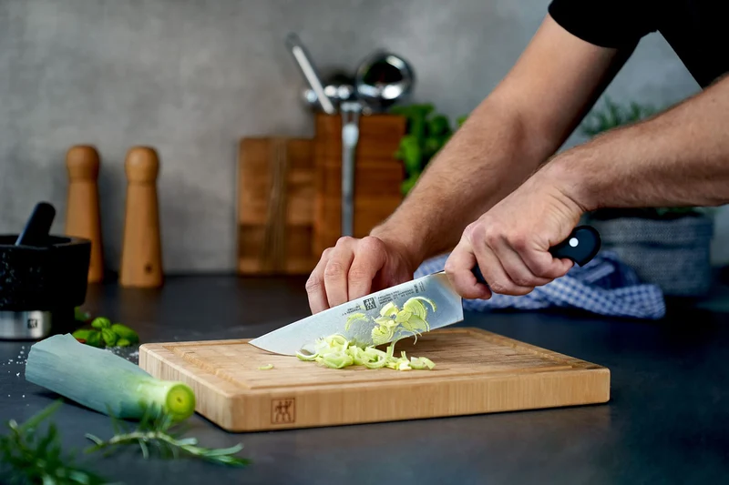 Couteau de chef Zwilling Pro lame large forgée 20cm