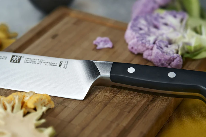 Couteau de chef Zwilling Pro lame large forgée 20cm