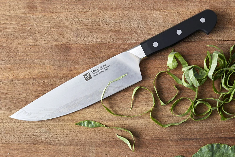 Couteau de chef Zwilling Pro lame large forgée 20cm