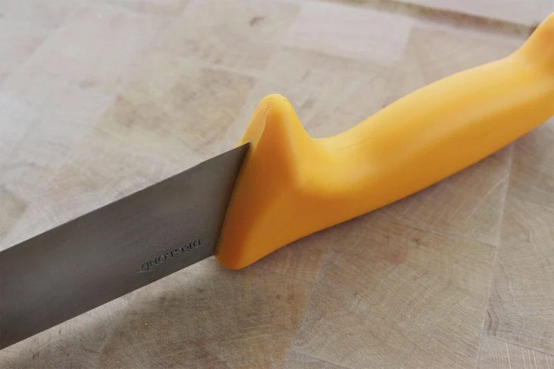 Couteau de boucher professionnel Déglon Profil lame 20cm - manche jaune