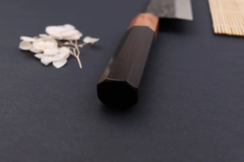 Couteau santoku 16,5cm japonais artisanal Masashi Yamamoto SLD Kuro damas