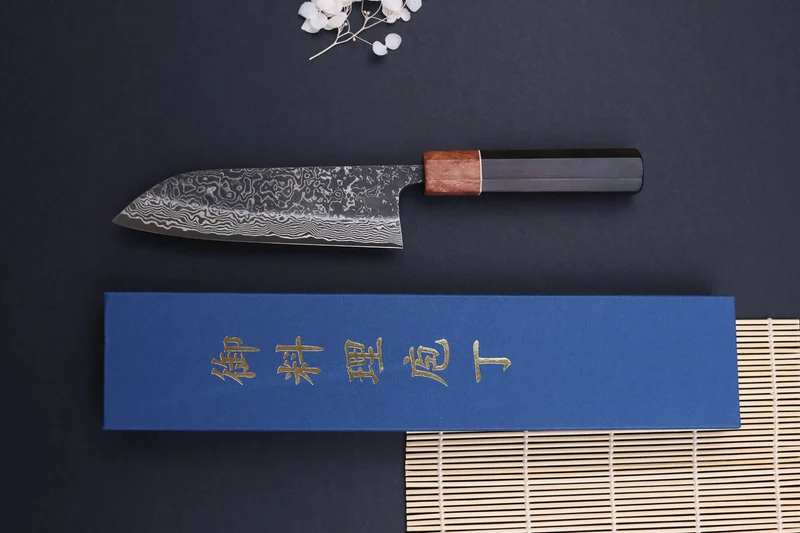 Couteau santoku 16,5cm japonais artisanal Masashi Yamamoto SLD Kuro damas