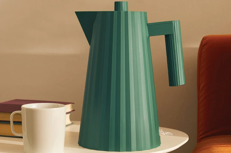 Bouilloire électrique Alessi Plissé verte design par Michele De Lucchi