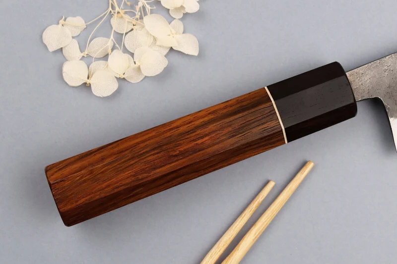 Couteau de chef 18cm japonais artisanal Yuzo Black Nashiji