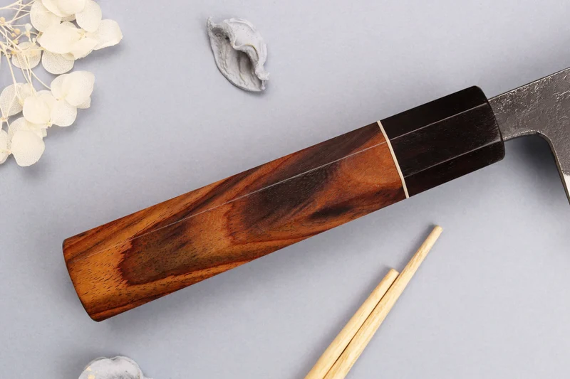 Couteau de chef 21cm japonais artisanal Yuzo Black Nashiji