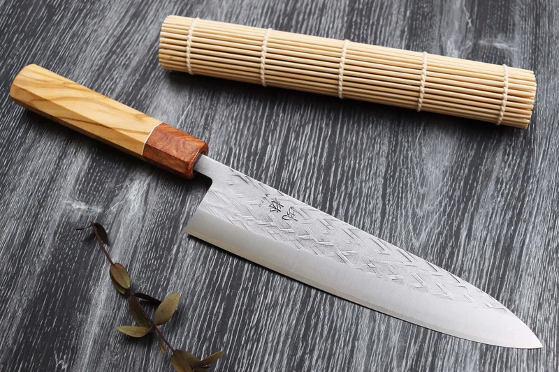 Couteau de chef 21cm japonais artisanal Yuzo SLD olivier et cognassier