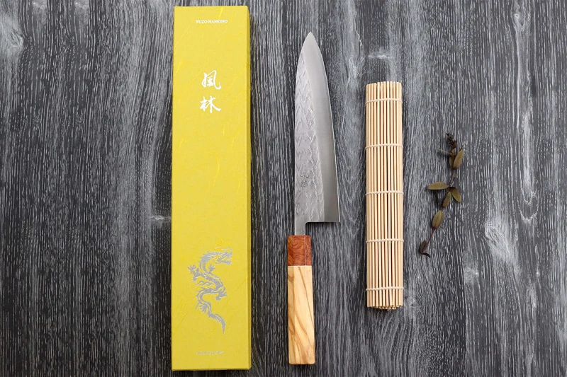 Couteau de chef 21cm japonais artisanal Yuzo SLD olivier et cognassier