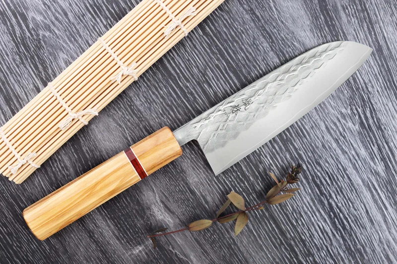 Couteau santoku 16,5cm japonais artisanal Yuzo SLD olivier et sequoia