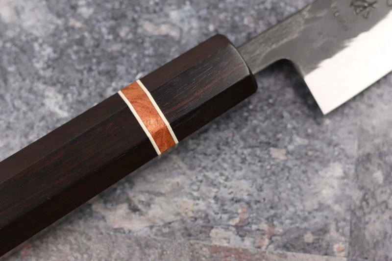 Couteau universel 13,5cm japonais artisanal Yuzo Black SLD ébène et cognassier