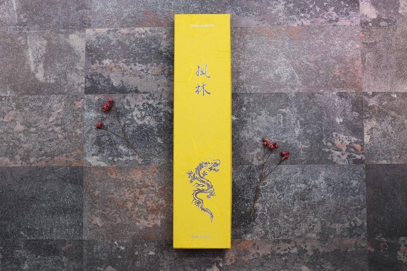 Couteau universel 13,5cm japonais artisanal Yuzo Black SLD ébène et cognassier